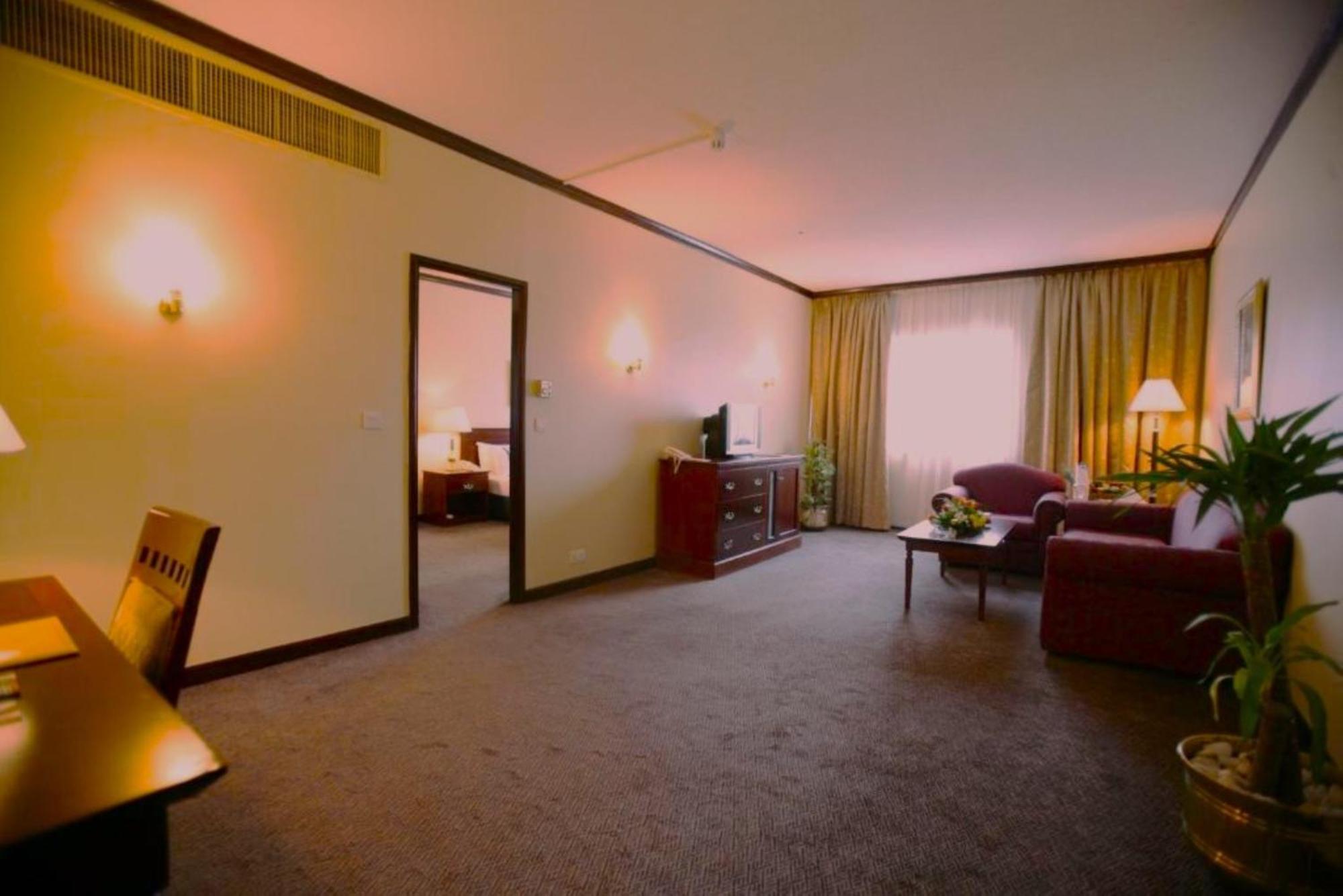 Rolla Suites Hotel -Former J5 Bur Dubai Hotel Exterior foto